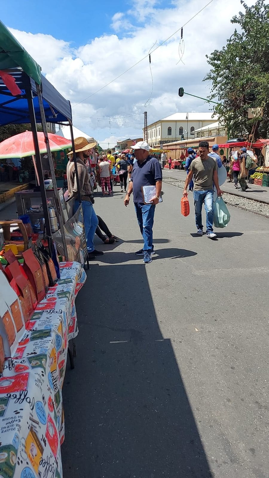 Acompañamiento en la feria del agricultor