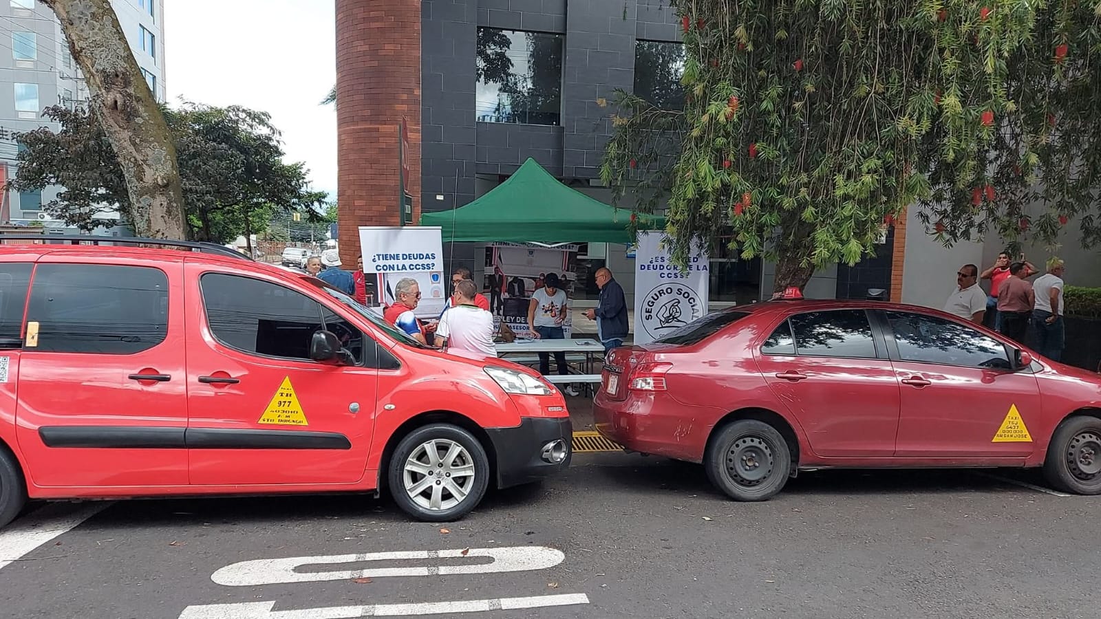 Jornada informativa con taxistas afiliados